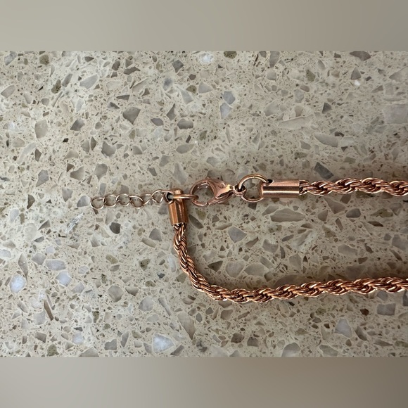 Medium 18K Rose Gold Plated Short XO chain - Picture 8 of 8